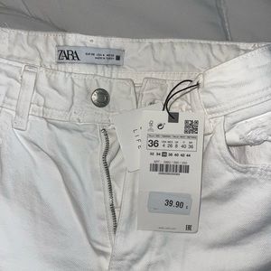 White Zara ripped jeans. Straight. Size 4